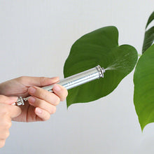 Laden Sie das Bild in den Galerie-Viewer, Ikebana Water Sprayer and Injection Pump 6.4"(162mm) - Wazakura Japan