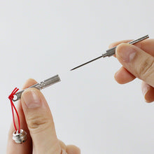 Laden Sie das Bild in den Galerie-Viewer, 2-in-1 Kenzan Needle Cleaning and Straightener - Wazakura Japan