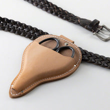將圖片載入圖庫檢視器 Leather holster with Bonsai scissors inside on a leather belt