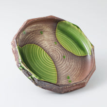 Laden Sie das Bild in den Galerie-Viewer, [Minoyaki Serie] Seerosenblatt Runde Ikebana-Blumenvase 24 cm
