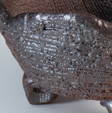 Laden Sie das Bild in den Galerie-Viewer, Close-up of a metallic bonsai pot with textured surface on a light gray background
