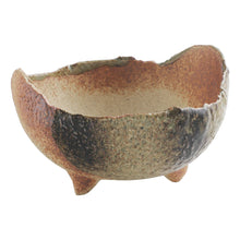 Laden Sie das Bild in den Galerie-Viewer, [ Banko Series ] Rustic Crescent Bonsai Pot 4.7" (120mm) - Sand Green - Wazakura Japan
