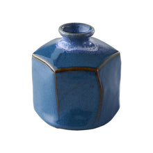 Laden Sie das Bild in den Galerie-Viewer, [Minoyaki Series] Small Ikebana Vase Hexagon Shaped Blue - Wazakura Japan
