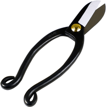 Laden Sie das Bild in den Galerie-Viewer, Ikenobo floral scissor with blades slighly open
