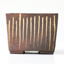 Laden Sie das Bild in den Galerie-Viewer, [ Tokoname Series ] Striped Square Bonsai Pot 4.1"(105mm) - Wazakura Japan
