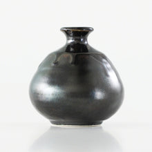 Load image into Gallery viewer, [Minoyaki Series] Small Ikebana Vase Bottle Shaped Metallic Black - Wazakura Japan
