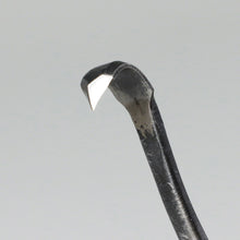 Load image into Gallery viewer, Triangular Blade Bonsai Chisel 7.24" (184 mm) - Wazakura Japan
