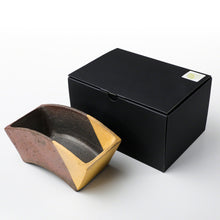 Laden Sie das Bild in den Galerie-Viewer, [ Tokoname Series ] Fan Shaped Bonsai Pot 6.8”(174mm) - Wazakura Japan
