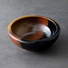 Load image into Gallery viewer, [ Minoyaki Series ] Small Ikebana Vase Round 5"(128mm) Black and Brick Red - Wazakura Japan
