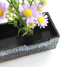 將圖片載入圖庫檢視器 3.2 x 2.2" (83x58mm) Long Rectangular Black Ikebana Kenzan - Wazakura Japan
