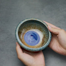 Load and play video in Gallery viewer, 2PCS Japanese Ikebana Essential Tool Set [ Brass Kenzan + Brown &amp; Blue Vase ]
