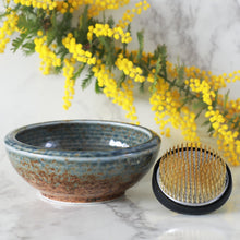 Load image into Gallery viewer, 2PCS Japanese Ikebana Essential Tool Set [ Brass Kenzan + Brown &amp; Blue Vase ] - Wazakura Japan
