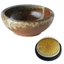 Load image into Gallery viewer, 2PCS Japanese Ikebana Essential Tool Set Brass Kenzan &amp; White Stripe Terracotta - Wazakura Japan
