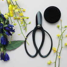 Load image into Gallery viewer, 2PCS Japanese Ikebana Essential Tool Set [ Koryu Scissors + Round Black Kenzan] - Wazakura Japan
